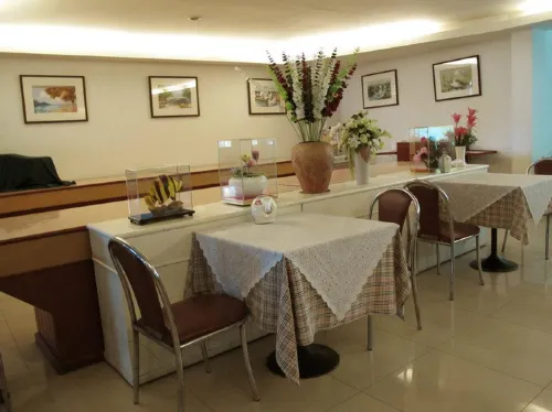 Beverly Hill Park Hotel Restauration Photos