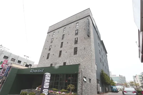 SR Design Hotel Exterior Photos