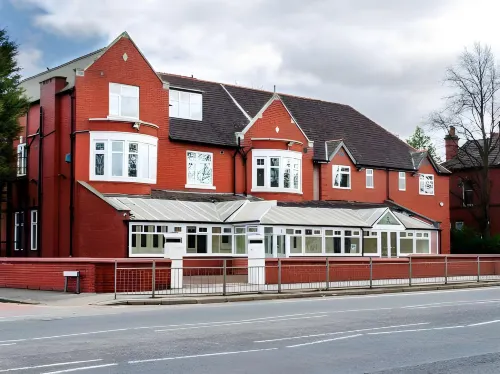 Trivelles Mayfair,Stockport Exterior Photos