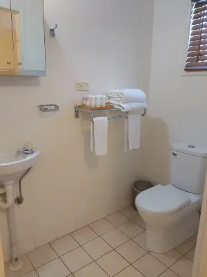 Cosmopolitan Motel & Serviced Apartments Photos