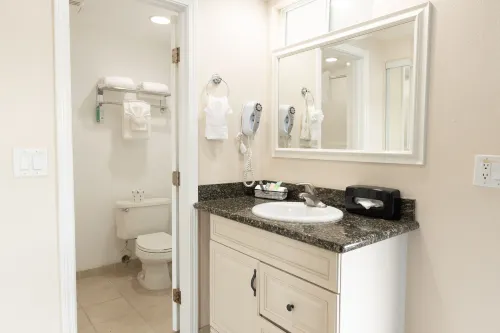 King Frederik Inn Rooms Photos