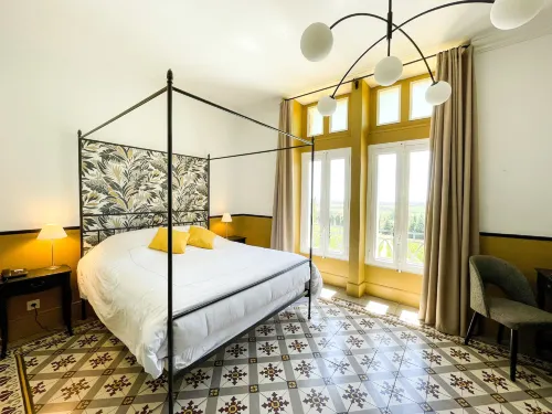 Hostellerie du Château des Fines Roches Photos