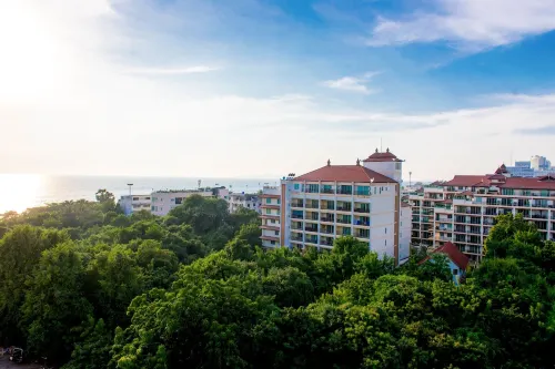 Sea Breeze Jomtien Resort Рядом с отелем Photos