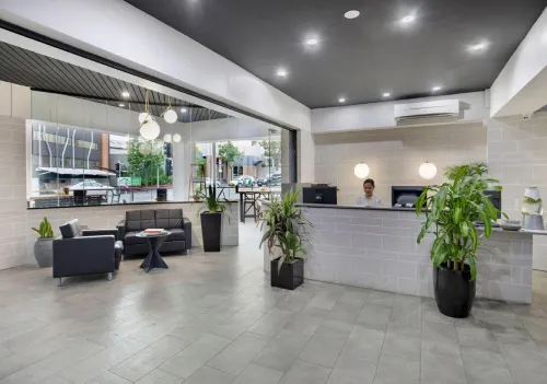The Metropolitan Spring Hill Area Publik Photos