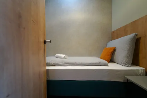 Chors Like a Hotel - Hostel Zimmer Photos