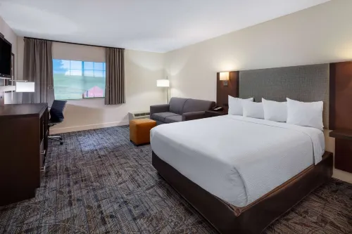 Ramada by Wyndham Spokane Airport Rooms Photos