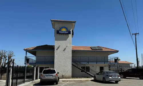 Days Inn by Wyndham Bakersfield Rooms Photos