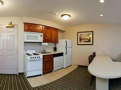 Holiday Inn & Suites Milwaukee Airport Photos