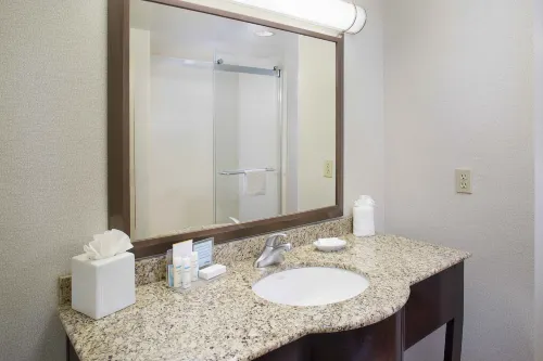 Hampton Inn by Hilton Garden City Long Island Chambres Photos