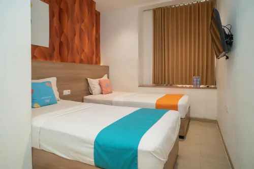 Sans Hotel Kupang Indah Surabaya Kamar Photos