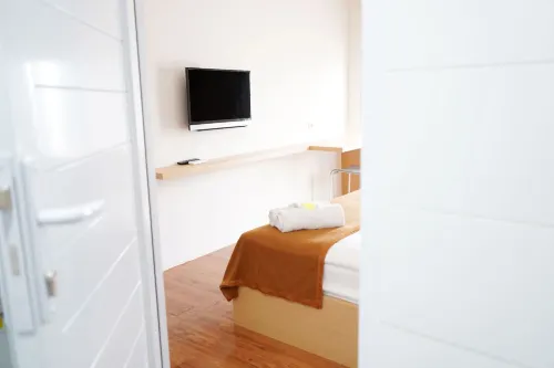 UROOMS Senayan Kamar Photos