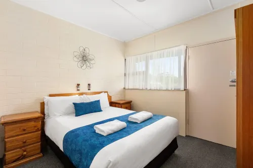 Robe Central Motel Rooms Photos