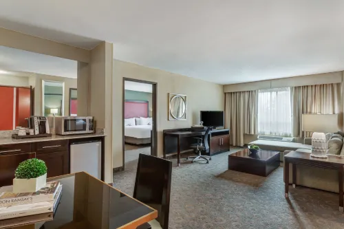 Crowne Plaza Houston Galleria Area Featured Photos
