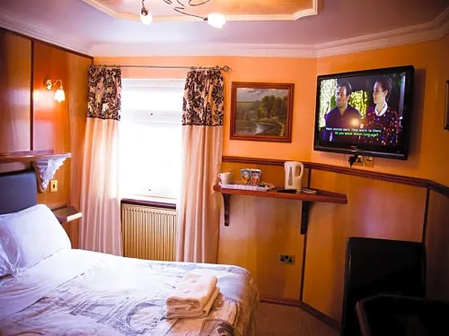 Cricklewood Lodge Hotel Rooms Photos