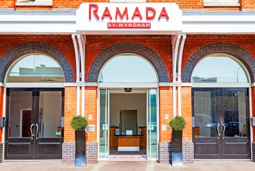Ramada by Wyndham Belfast City Centre Extérieur Photos