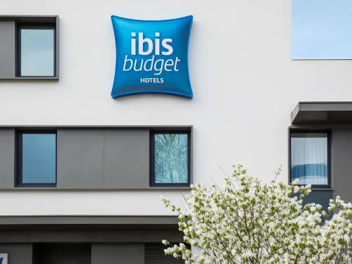 ibis budget Saint-Quentin-en-Yvelines Vélodrome Extérieur Photos