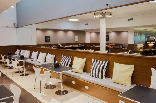 Dazzler by Wyndham Buenos Aires Maipú Ăn uống Photos