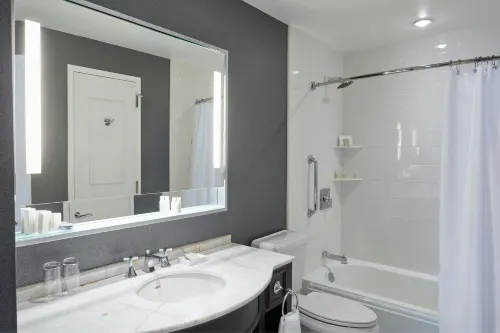 Renaissance Providence Downtown Hotel Rooms Photos