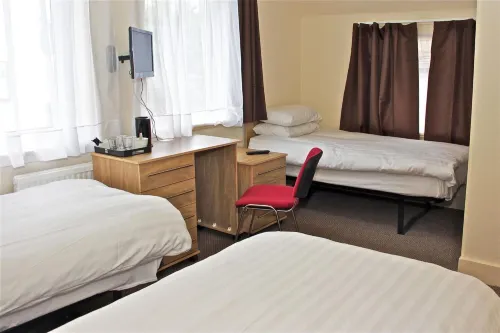 Central Hotel Golders Green Photos