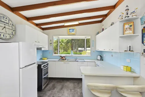 Flynns Beach Caravan Park Rooms Photos