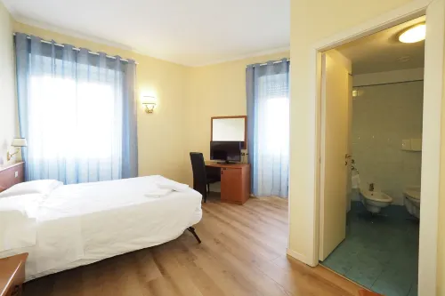 Hotel Laura Rooms Photos