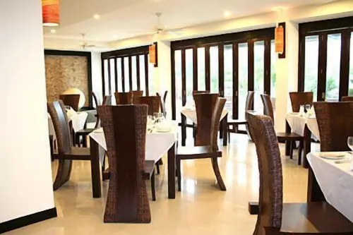 Benyada Lodge - Surin Beach Restauration Photos