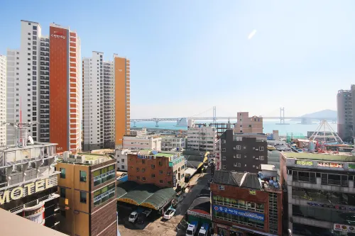 HY Realty Hotel Near Hotel Photos