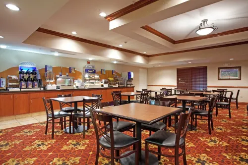Holiday Inn Express & Suites Longmont - Boulder Area Restauranger Photos