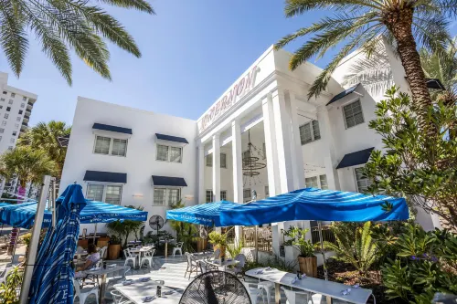 Oceanside Hotel and Suites Exterior Photos