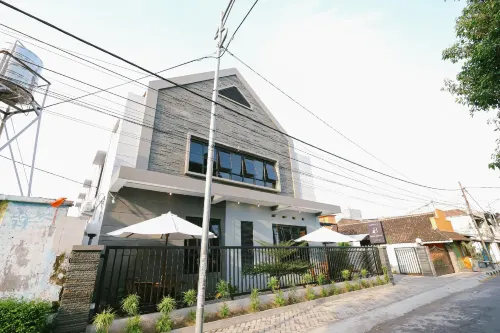 Urbanview B Syariah Lumajang by RedDoorz Exterior Photos