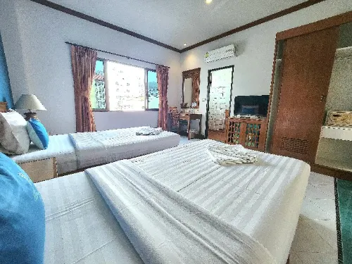 Sea Front Home Hotel - Patong Beach Kamar Photos