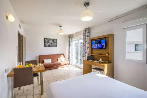 Comfort Aparthotel Antibes Le Maestria Photos