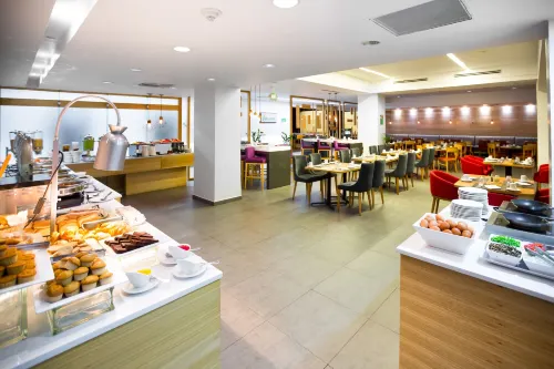 Holiday Inn San Salvador Dining Photos