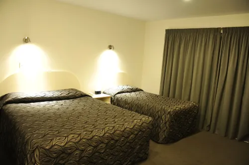 Annabelle Court Motel Rum Photos