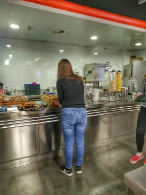 Twentytu Hostel Barcelona Dining Photos