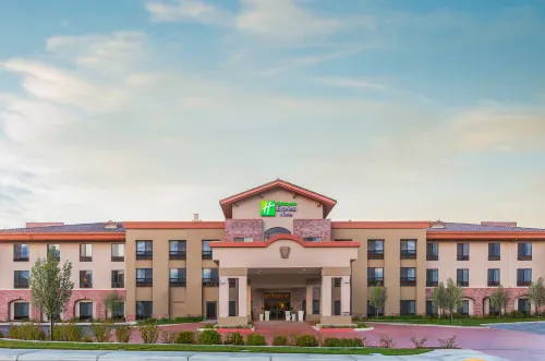 Holiday Inn Express & Suites Atascadero Featured Photos