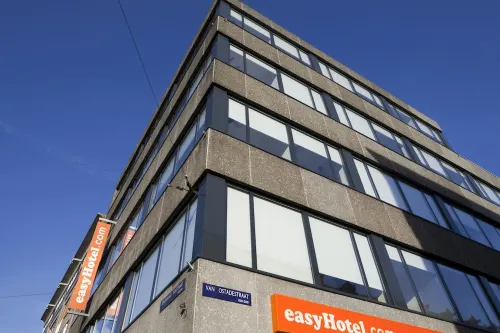 EasyHotel Amsterdam City Centre South Exterior Photos