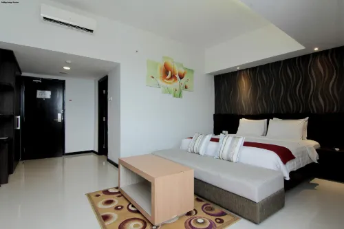 The Sun Hotel Madiun Photos