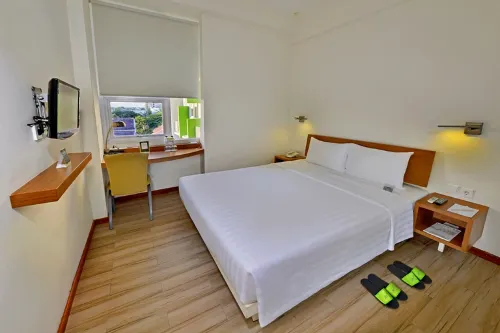 Whiz Hotel Malioboro Yogyakarta Kamar Photos