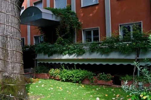 Eco Hotel Milano & BioRiso Restaurant Exterior Photos