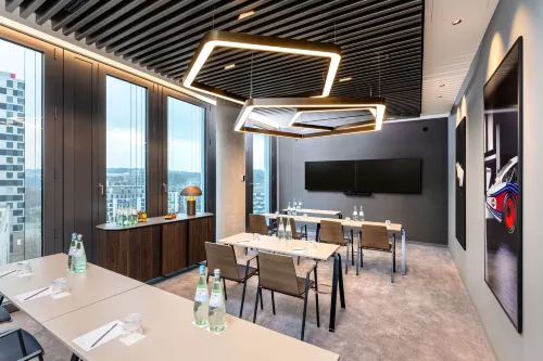 Radisson Blu Hotel at Porsche Design Tower Espaces Affaires Photos