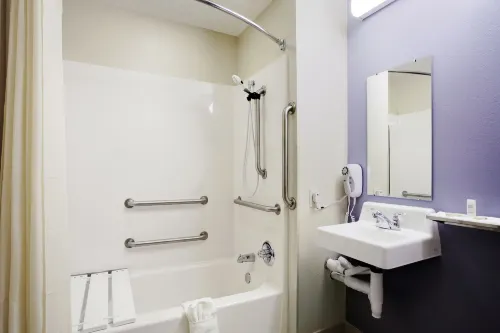 Microtel Inn & Suites by Wyndham Plattsburgh Phòng Photos