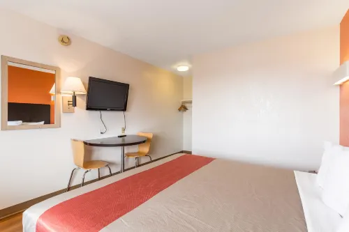 Motel 6 Albuquerque, NM - Northeast Photos