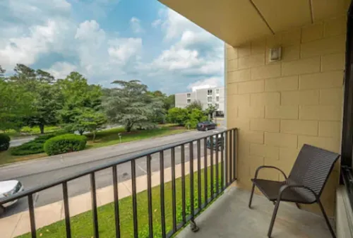 The Breakers Hotel & Suites Rooms Photos