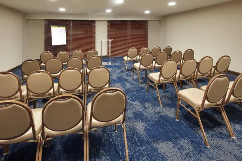 Hilton Garden Inn Waikiki Beach, Honolulu Business Facilities Photos