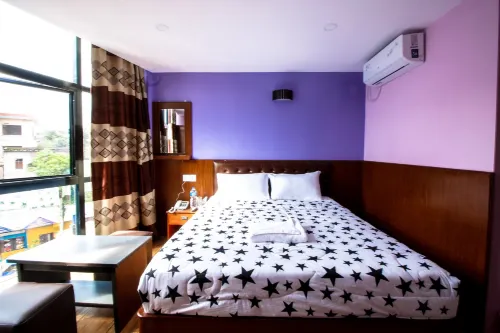 Everest Holiday Inn Rooms Photos