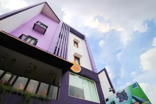 Oriza Hotel Surabaya Exterior Photos