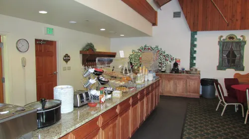 FairBridge Inn & Suites Restauration Photos