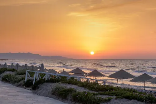 Lyttos Beach Рядом с отелем Photos