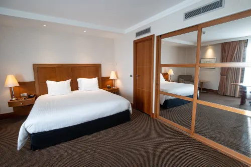 Hôtel Crowne Plaza - Aéroport de Bruxelles Chambres Photos